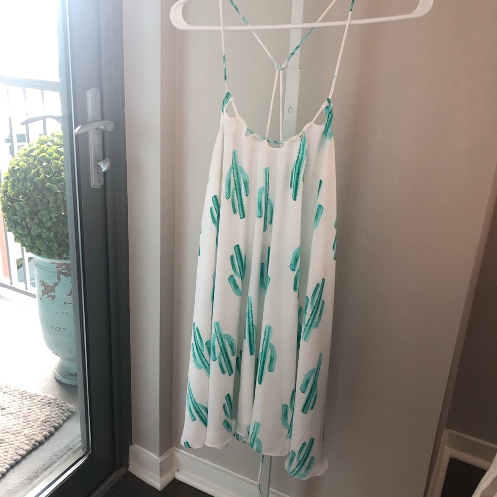 NWT white sundress with green catcus’